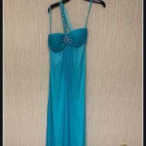 Aquamarine blue prom dress